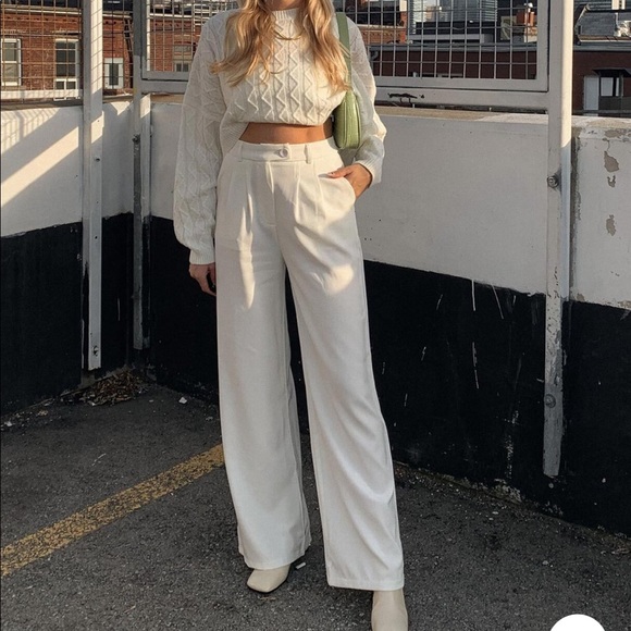 SET - Picture 2 of 4